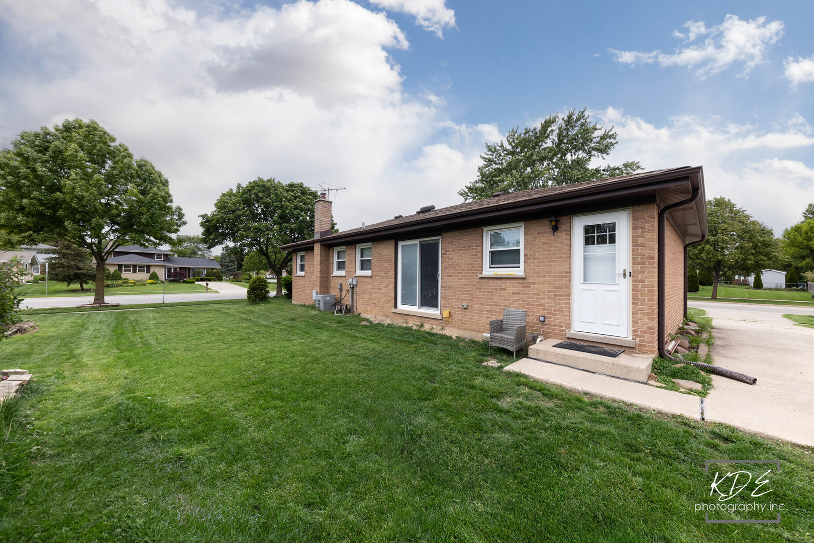 411 E Weathersfield Way Schaumburg IL 60193