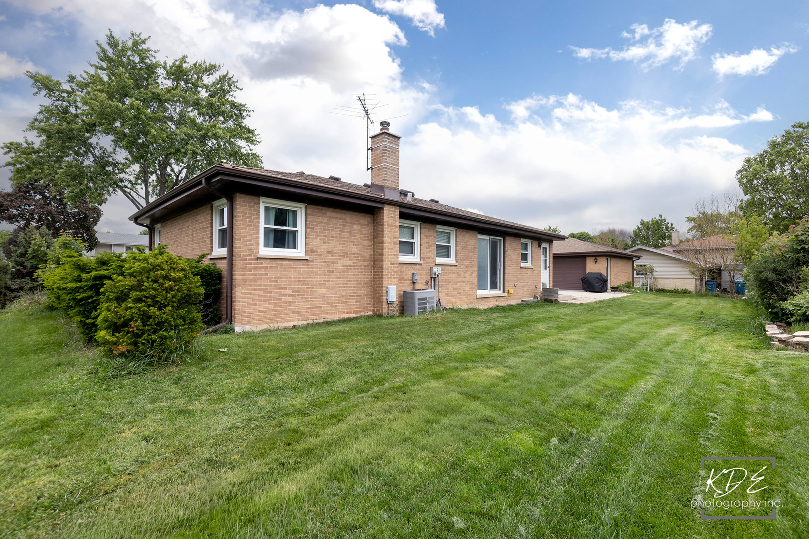 411 E Weathersfield Way Schaumburg IL 60193