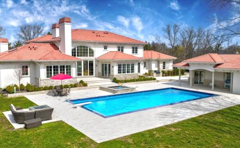 2665 Bentley Road Highland Park IL 60035