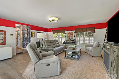 4403 Roberts Road Island Lake IL 60042