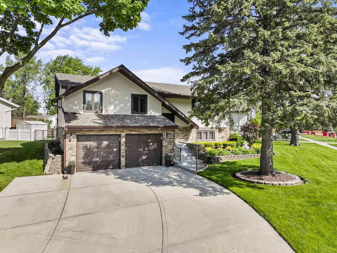 1214 Milton Lane Schaumburg IL 60193