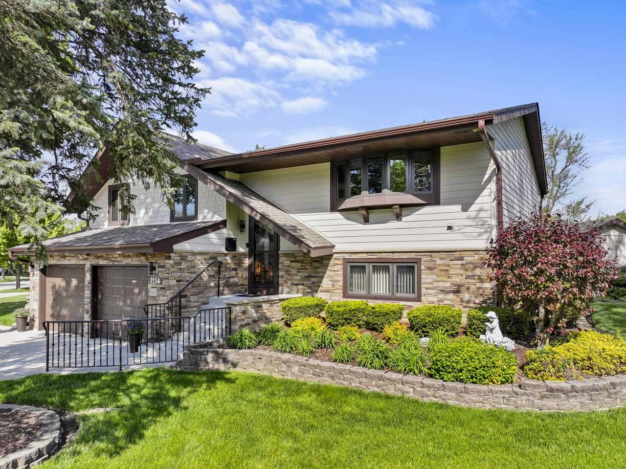 1214 Milton Lane Schaumburg IL 60193