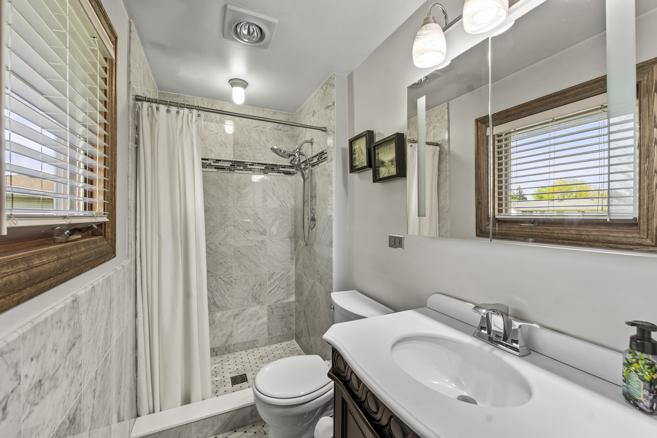 1214 Milton Lane Schaumburg IL 60193