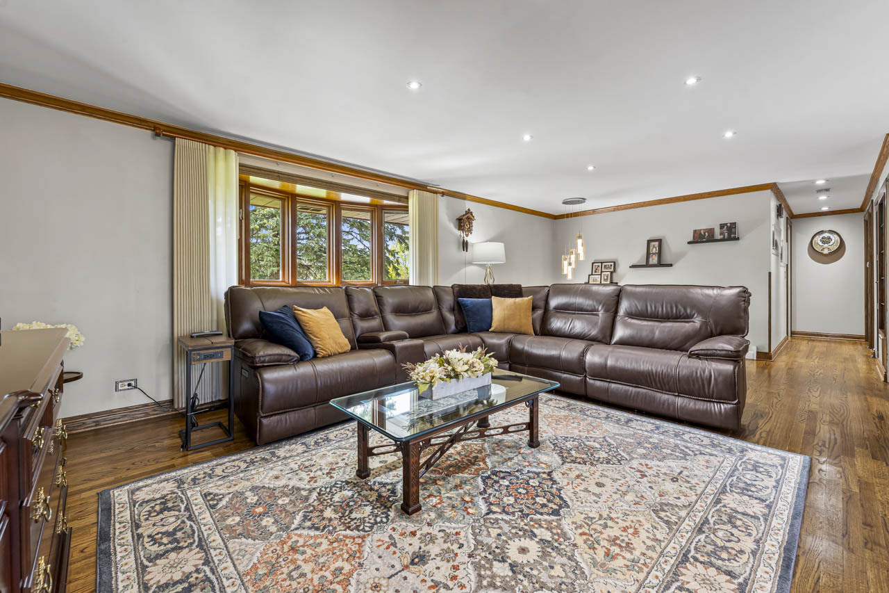 1214 Milton Lane Schaumburg IL 60193