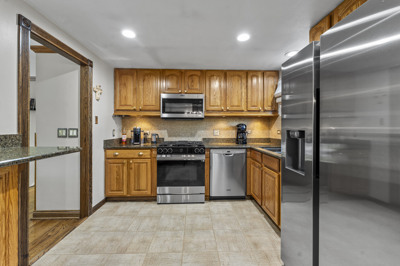 1214 Milton Lane Schaumburg IL 60193