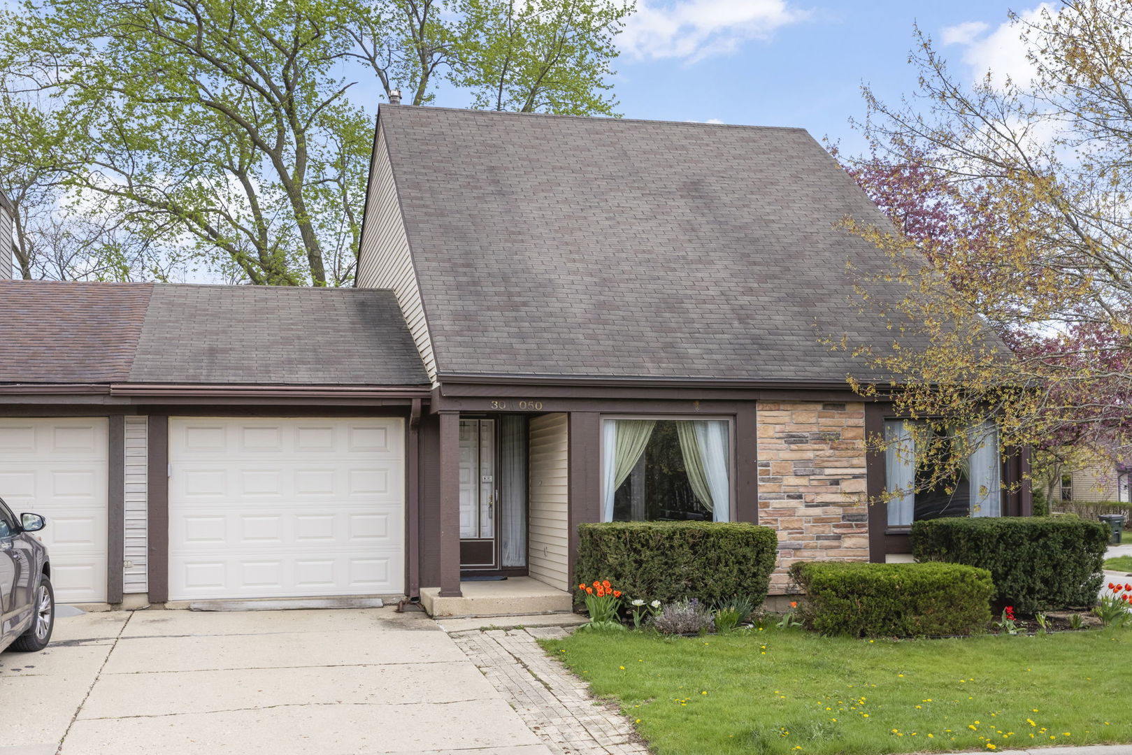 30W050 Mulberry Court Warrenville IL 60555