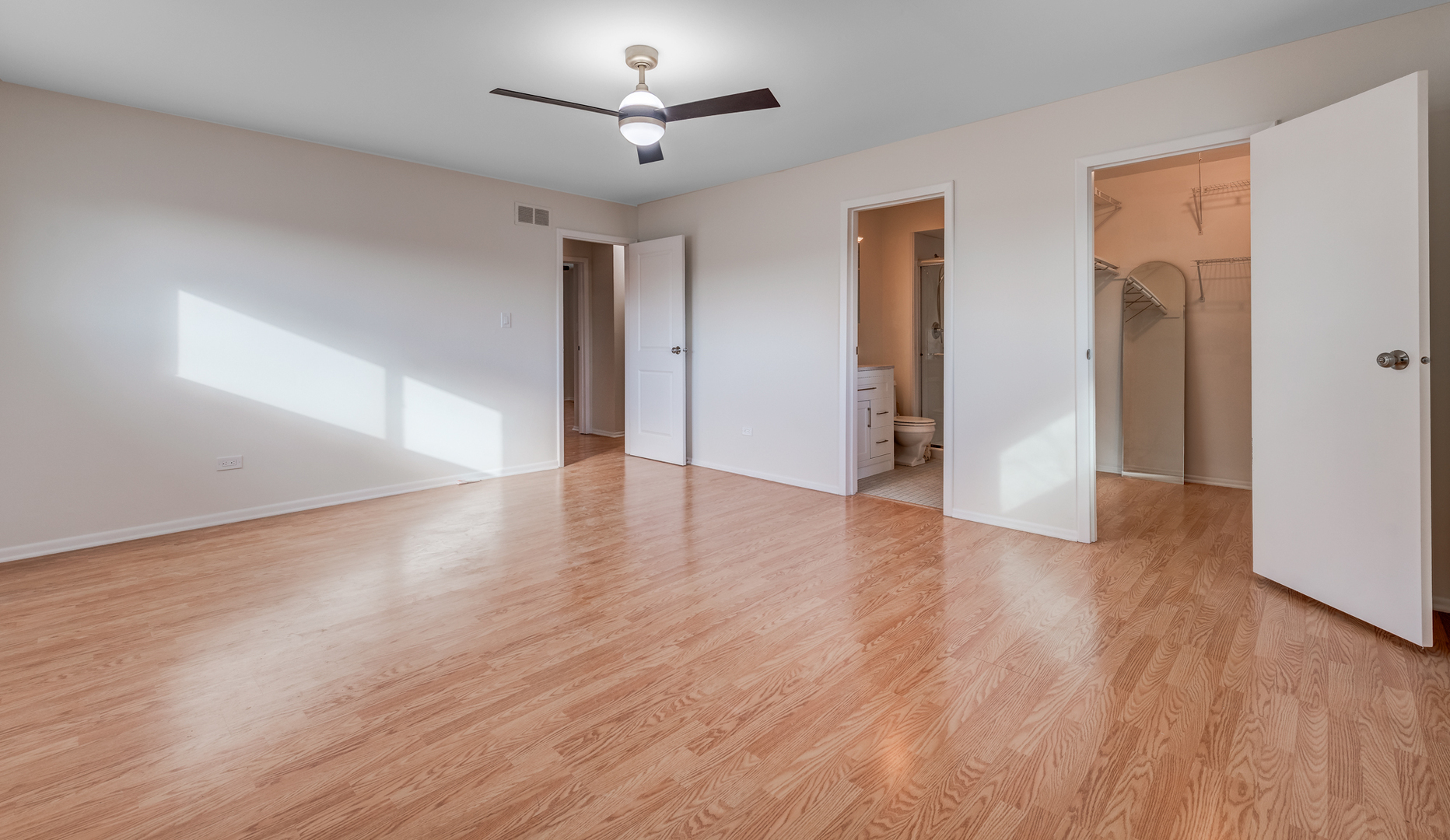 1651 West Goldengate Drive Addison IL 60101