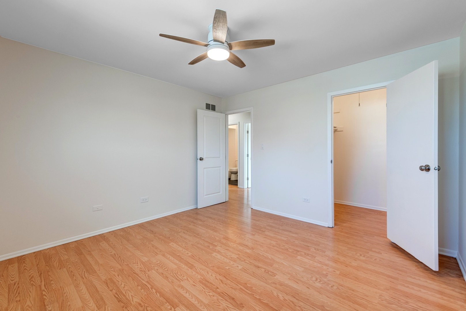 1651 West Goldengate Drive Addison IL 60101