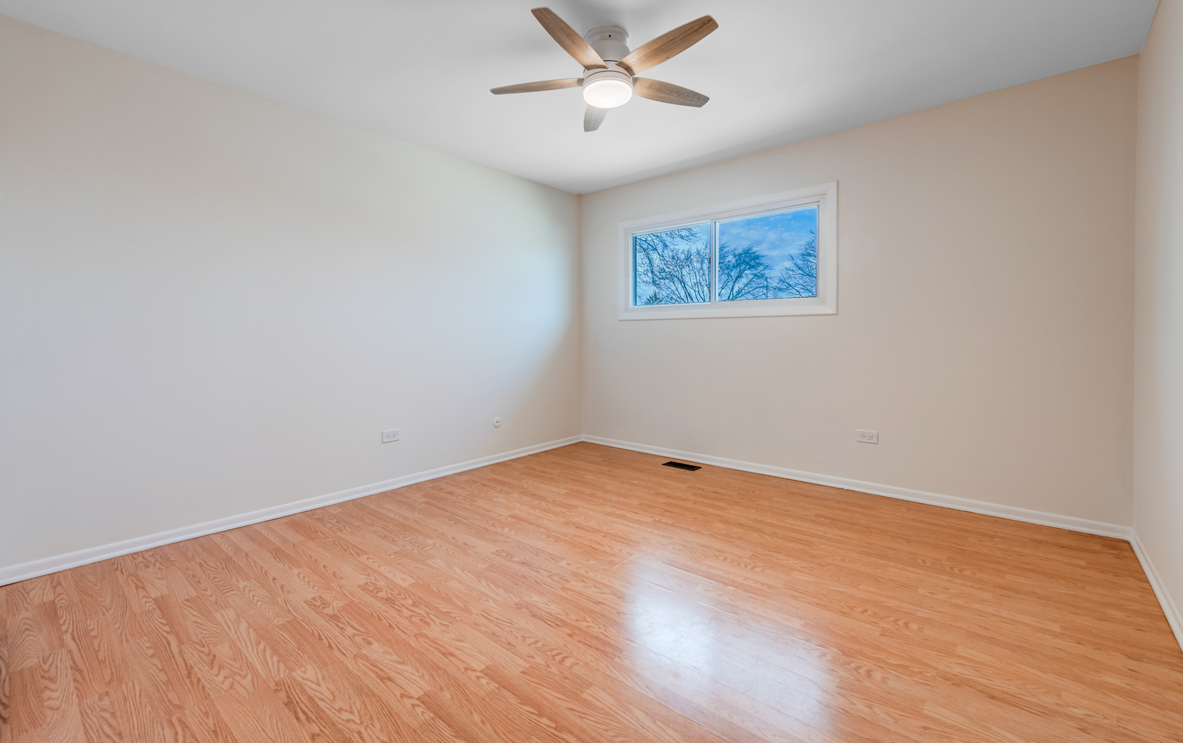 1651 West Goldengate Drive Addison IL 60101