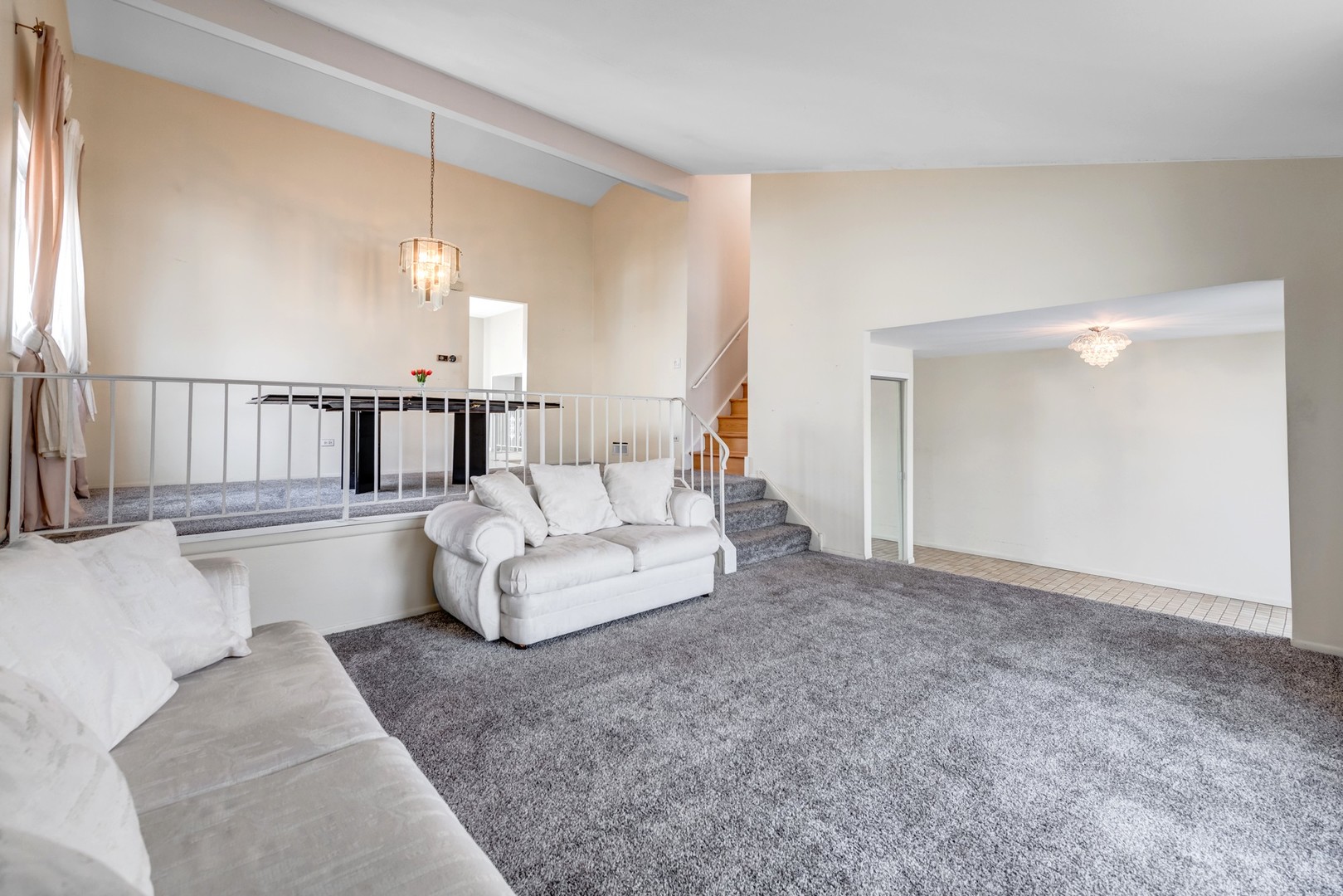 1651 West Goldengate Drive Addison IL 60101