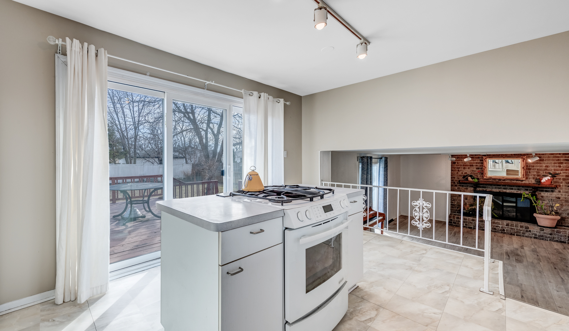 1651 West Goldengate Drive Addison IL 60101