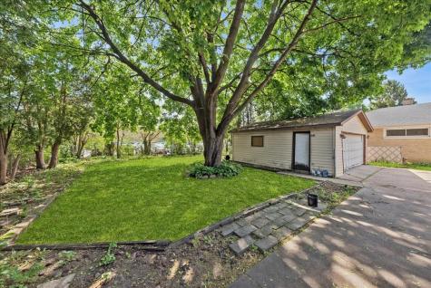 2325 Yeoman Street Waukegan IL 60087