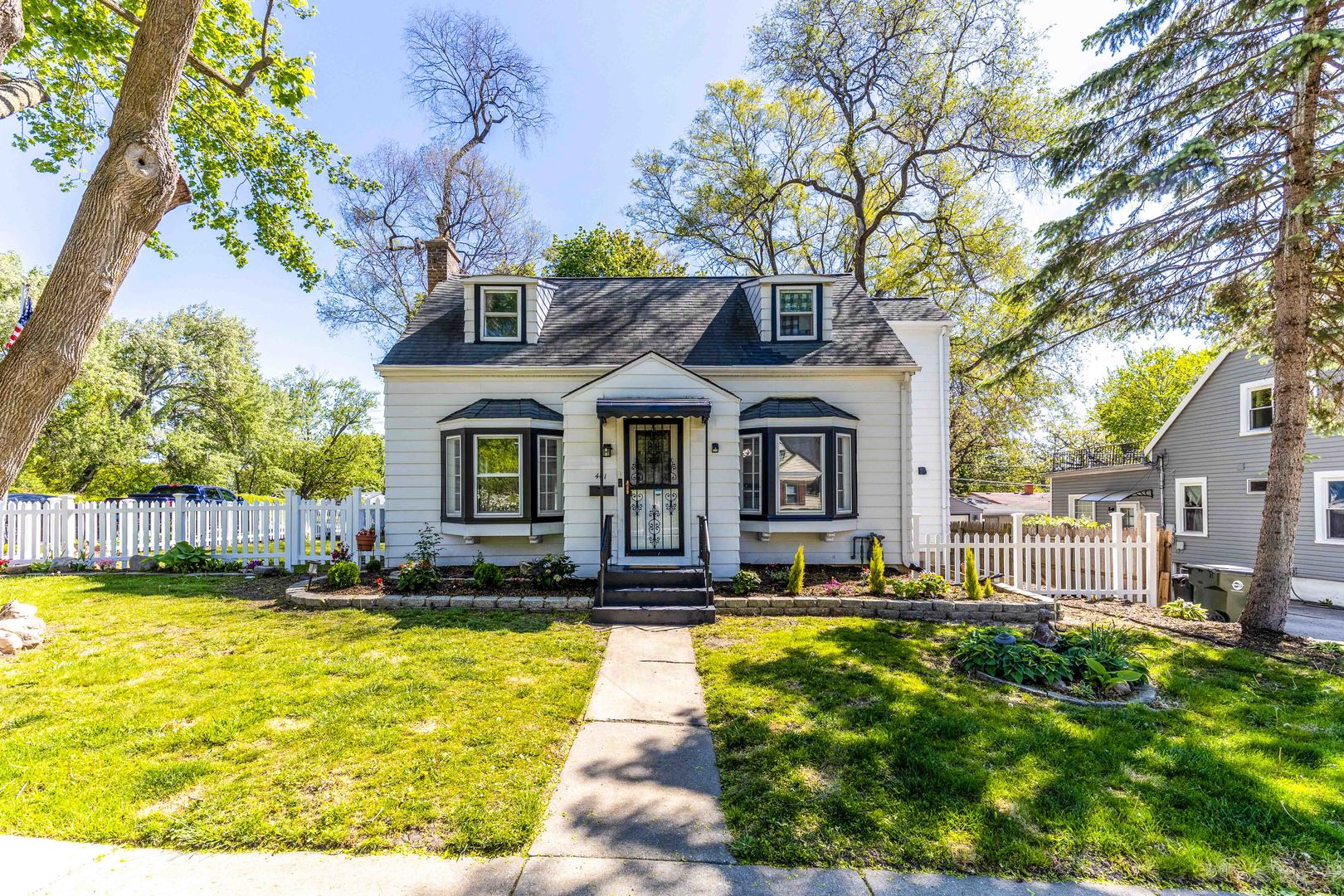 401 South Lake Terrace Mundelein IL 60060