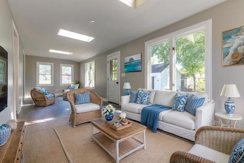401 South Lake Terrace Mundelein IL 60060