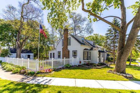 401 South Lake Terrace Mundelein IL 60060