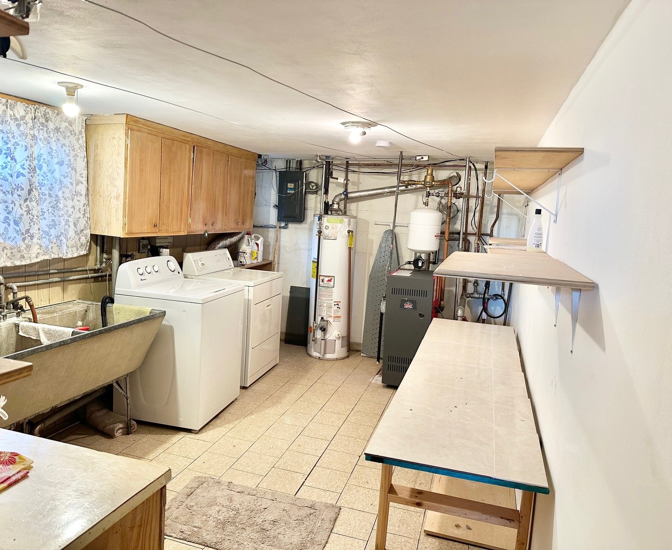 3826 West 83rd Street Chicago IL 60652