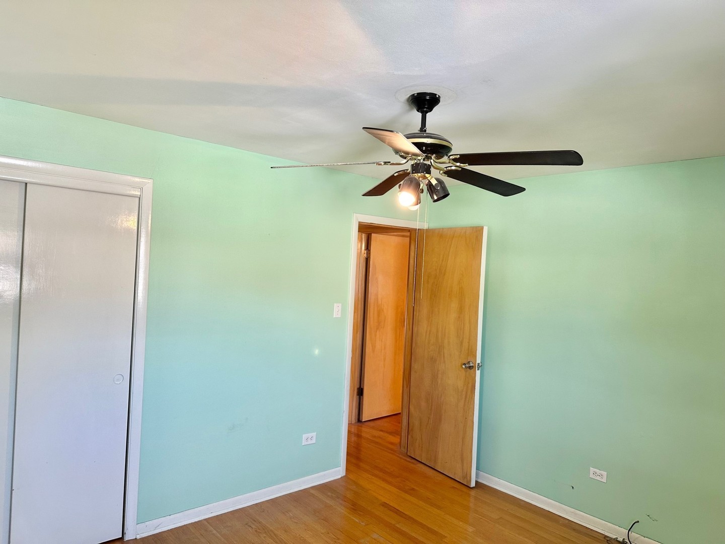 3826 West 83rd Street Chicago IL 60652