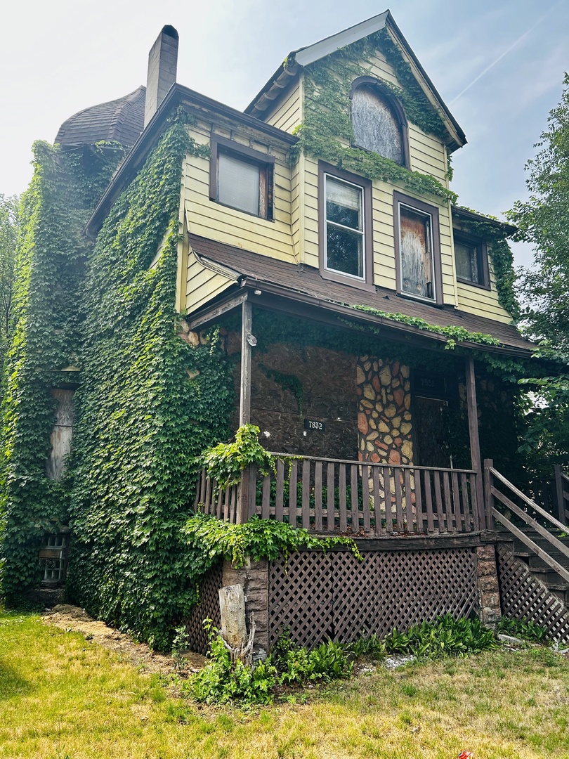 7832 South Lowe Avenue Chicago IL 60620