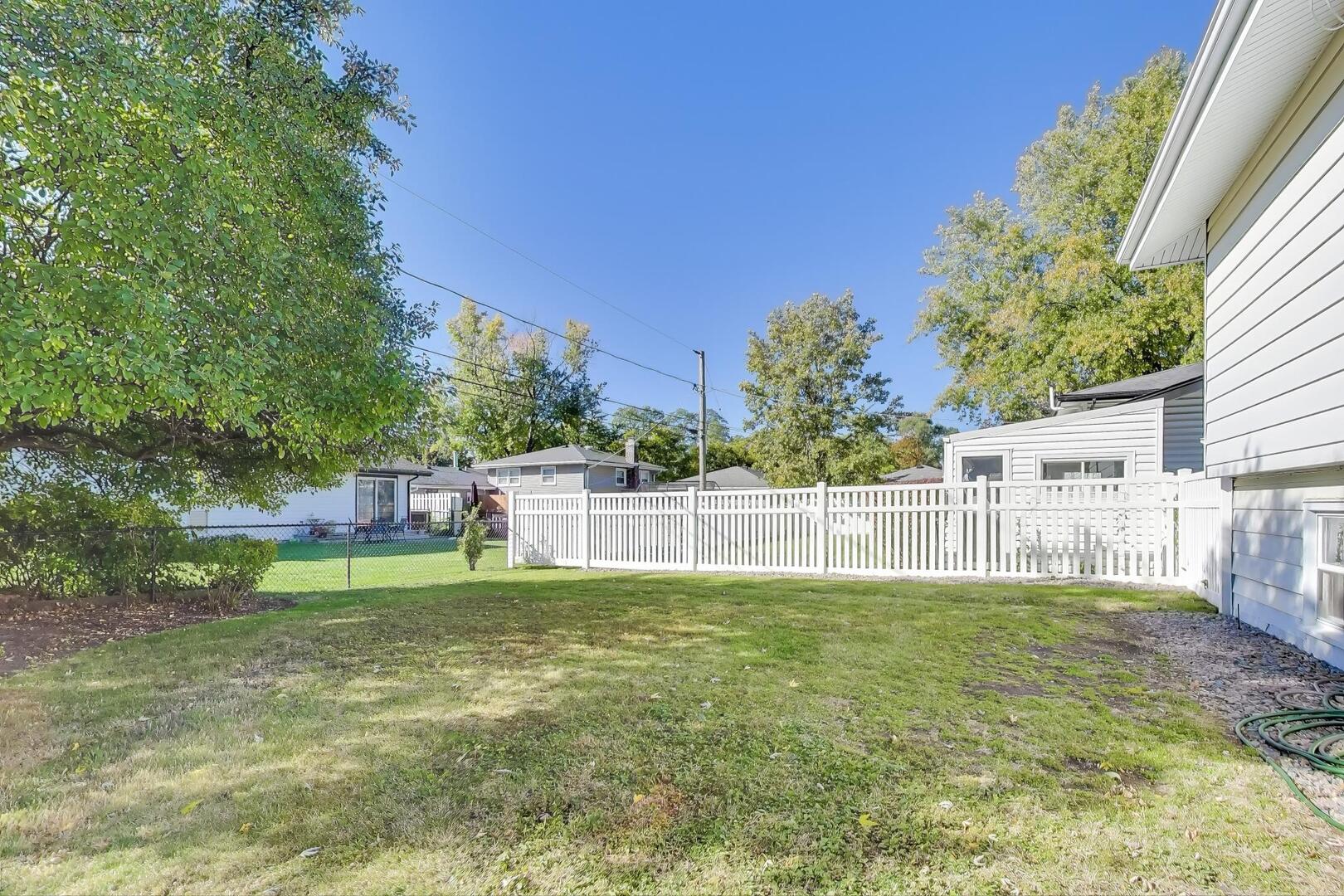 333 West Goebel Drive Lombard IL 60148