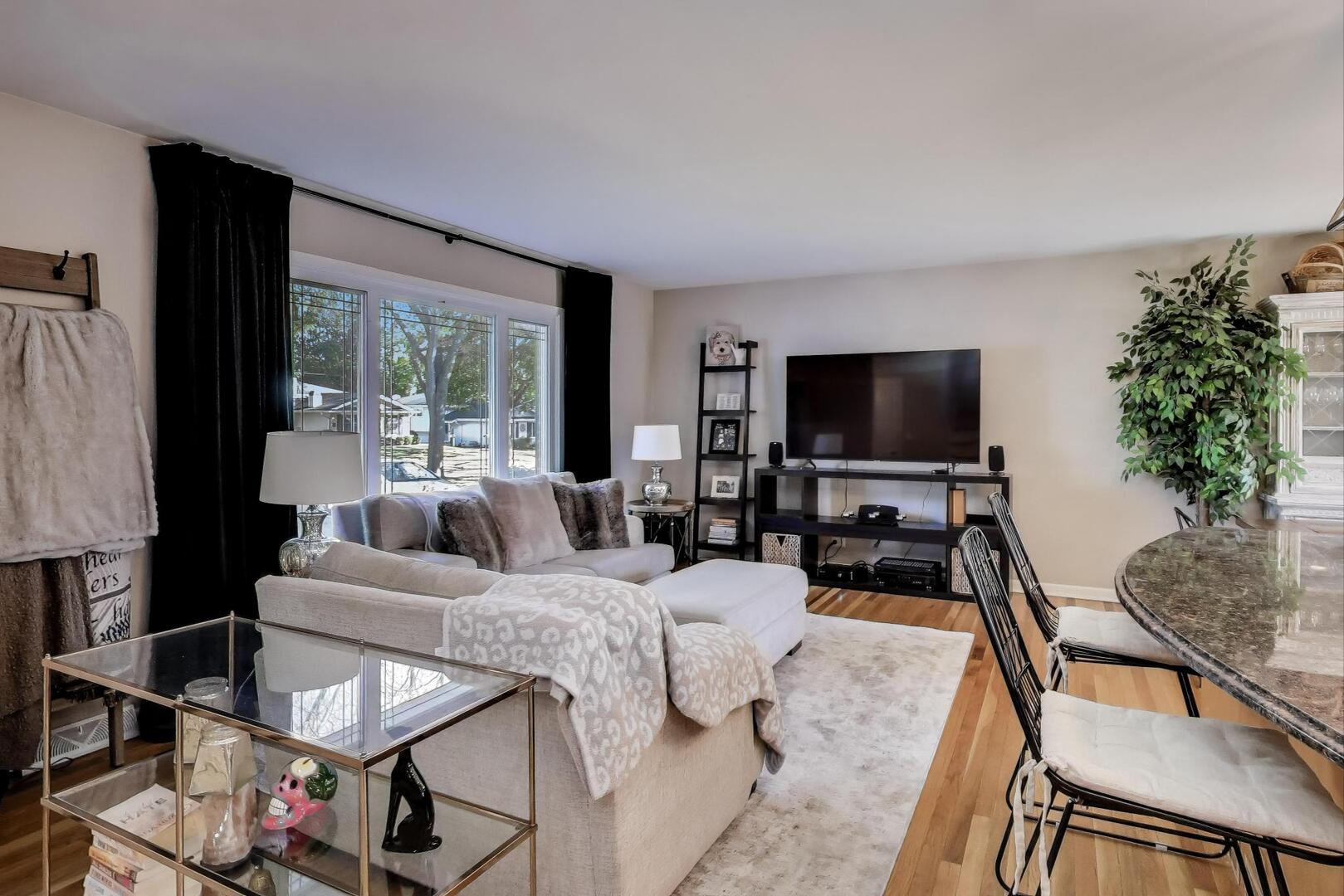 333 West Goebel Drive Lombard IL 60148