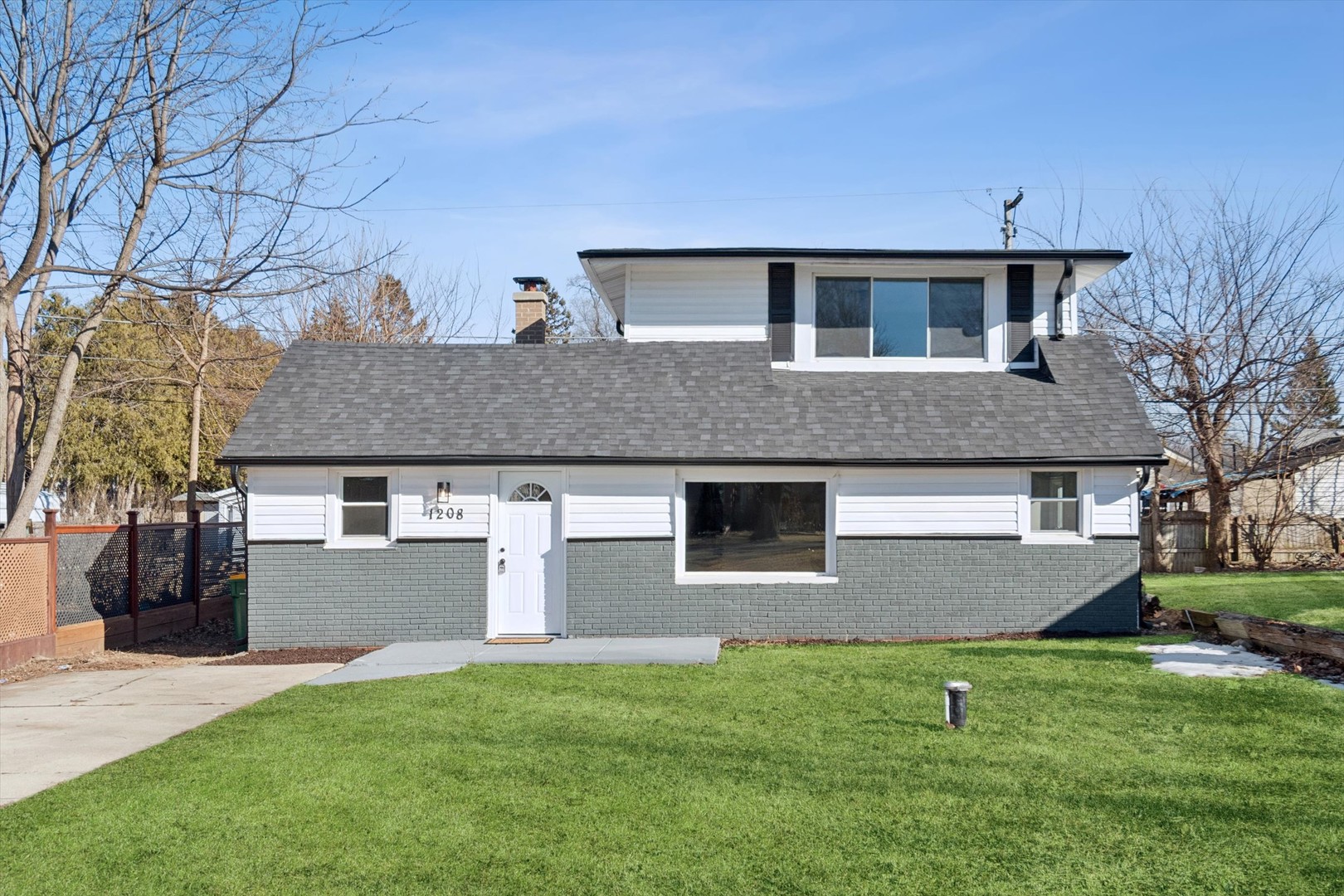 1208 South Union Street Aurora IL 60505