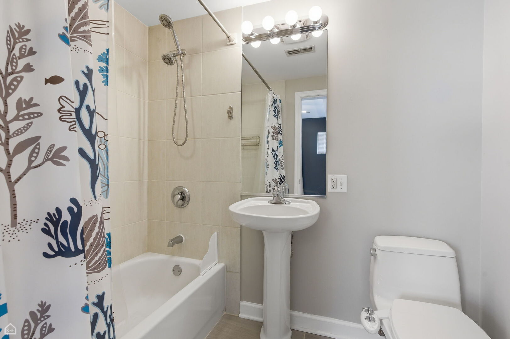 6951 North Western Avenue Chicago IL 60645