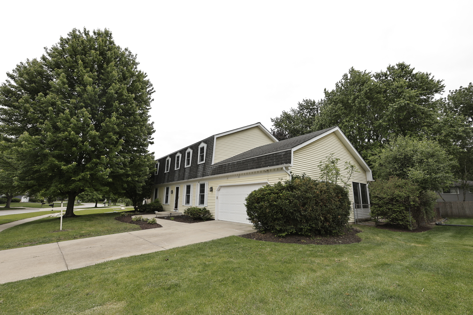 2418 Flambeau Drive Naperville IL 60564