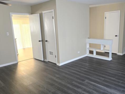 43 Woodcrest Lane Elk Grove Village IL 60007