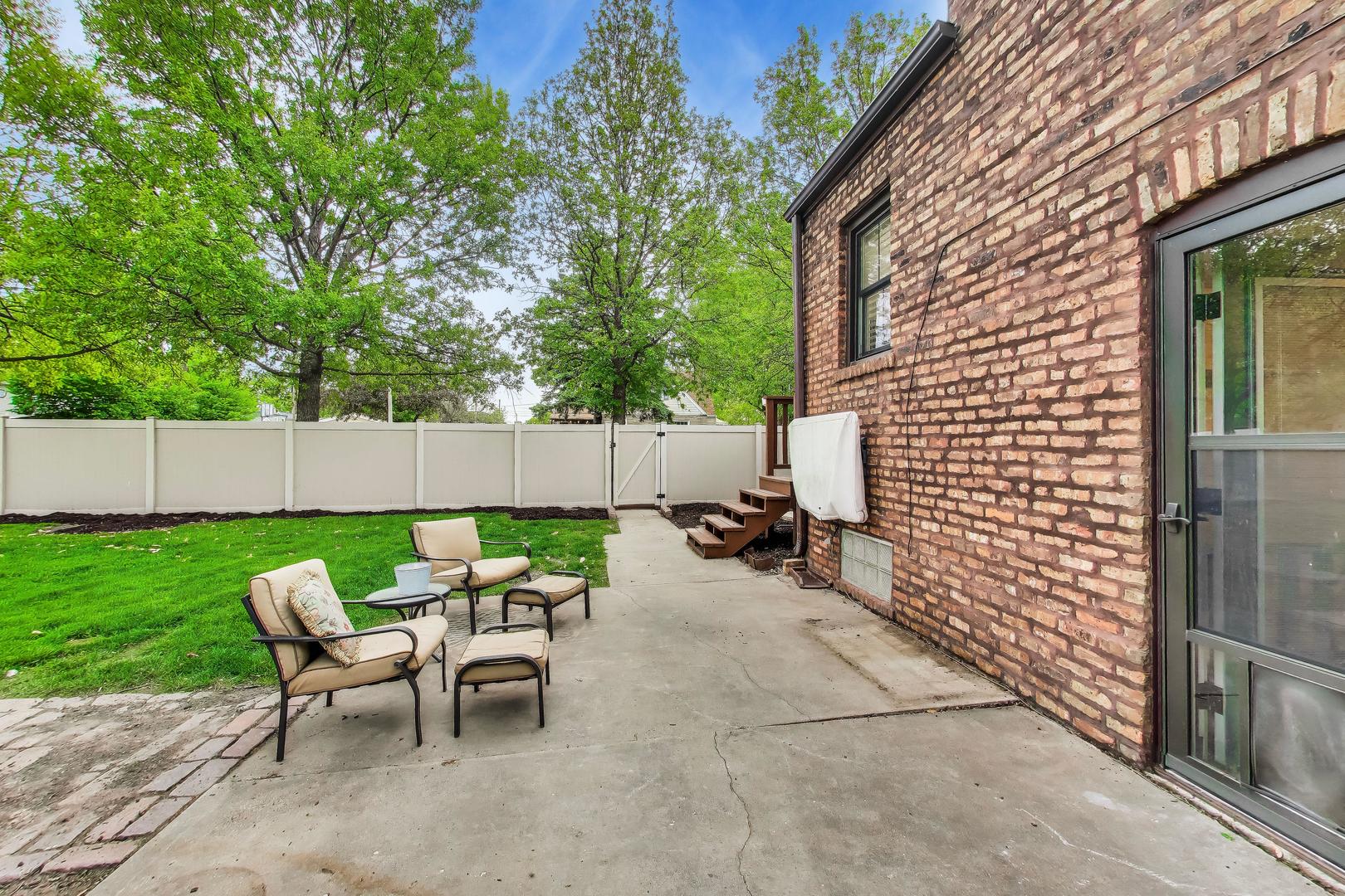 11000 South Trumbull Avenue Chicago IL 60655