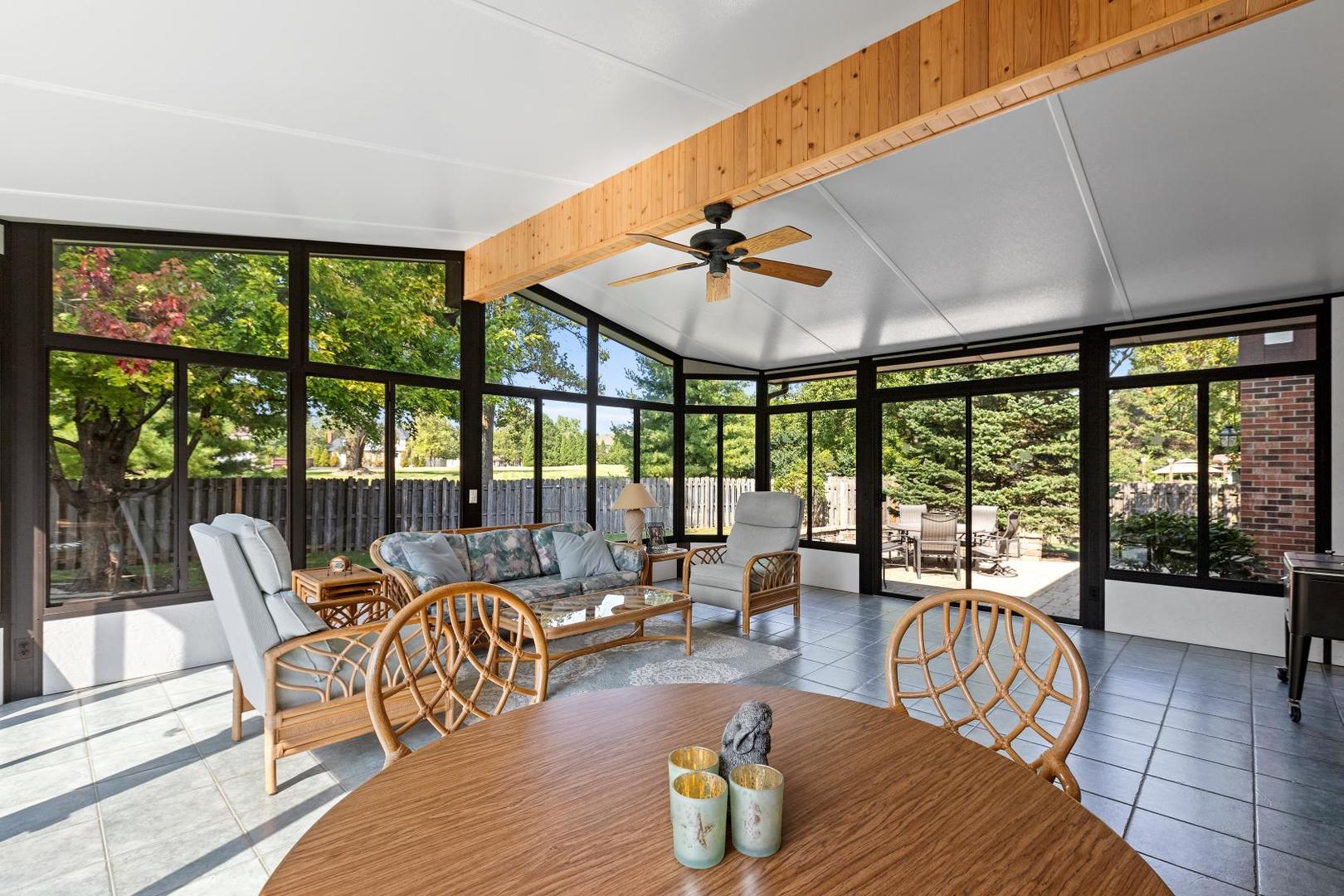 2S534 Danbury Drive Glen Ellyn IL 60137