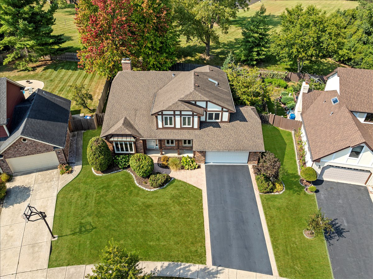2S534 Danbury Drive Glen Ellyn IL 60137