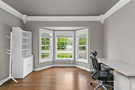 40W017 Carl Sandburg Road St. Charles IL 60175