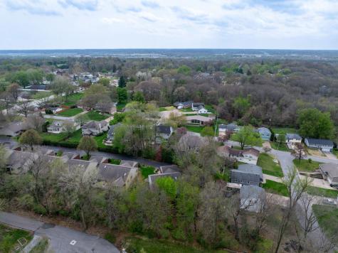 8 Briarwood Lane Rock Island IL 61201