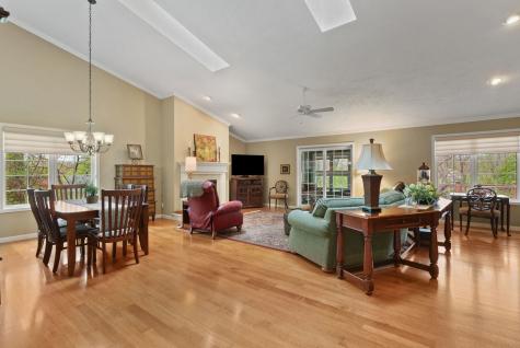 8 Briarwood Lane Rock Island IL 61201