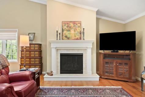 8 Briarwood Lane Rock Island IL 61201