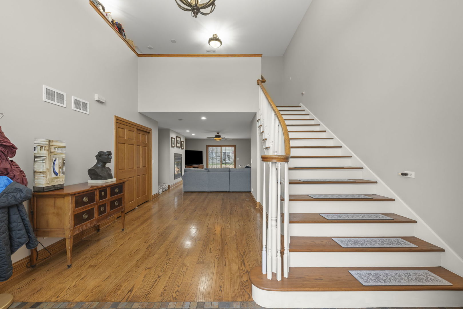 393 East 16th Place Lombard IL 60148