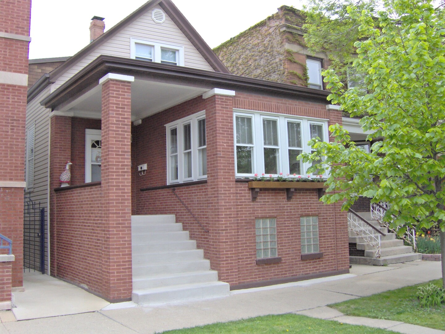 4047 North Oakley Avenue Chicago IL 60618