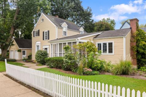 345 East Russell Street Barrington IL 60010