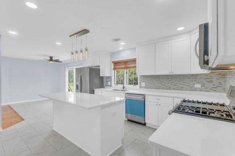 1609 Percy Lane Itasca IL 60143