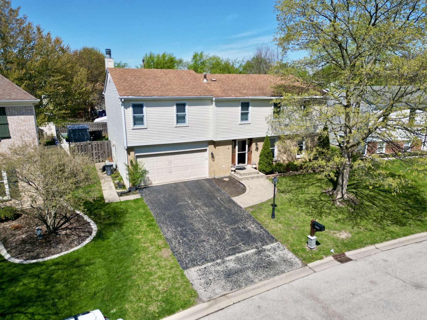 1300 Pembrook Circle Roselle IL 60172