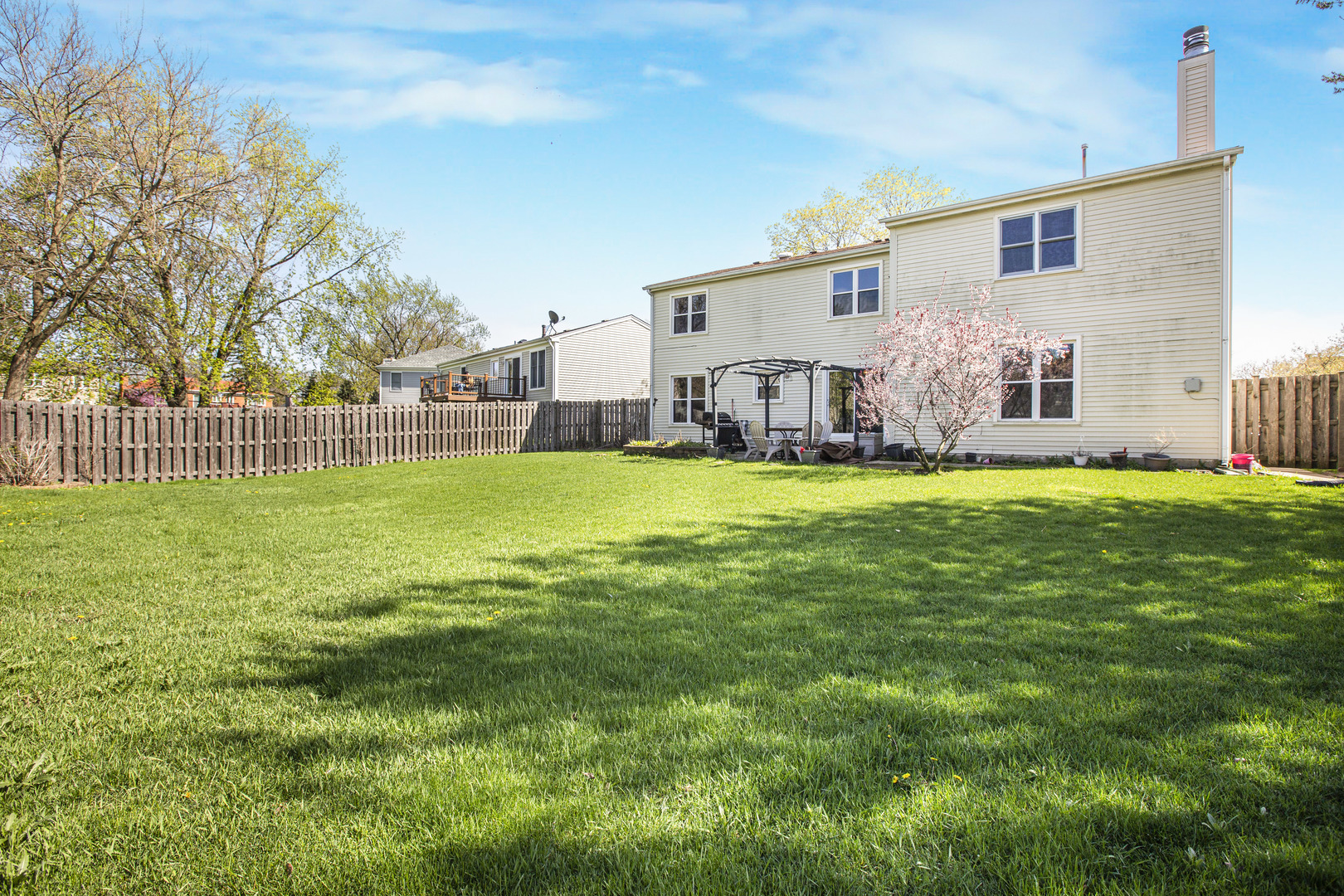 1300 Pembrook Circle Roselle IL 60172