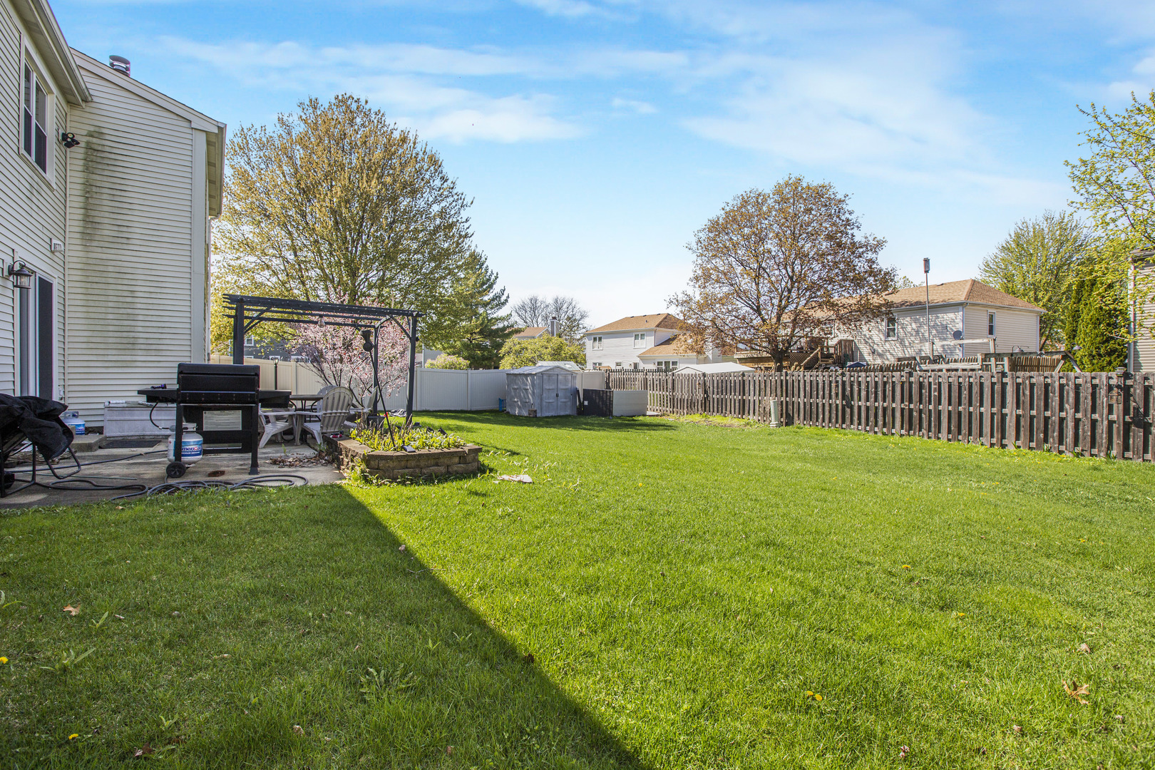 1300 Pembrook Circle Roselle IL 60172