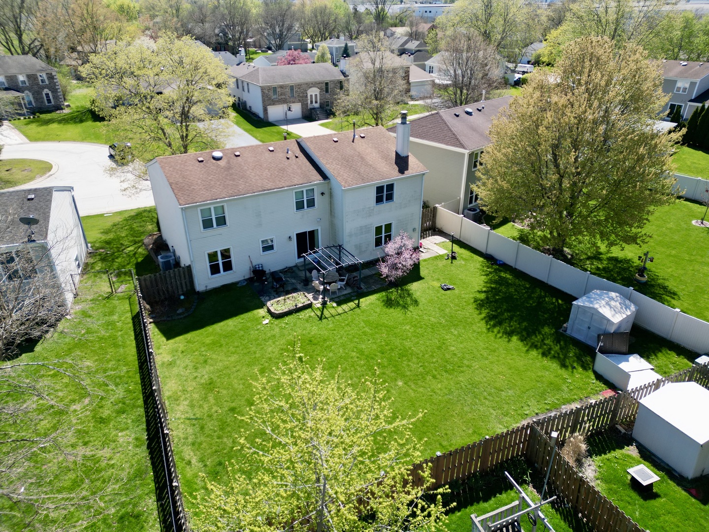 1300 Pembrook Circle Roselle IL 60172