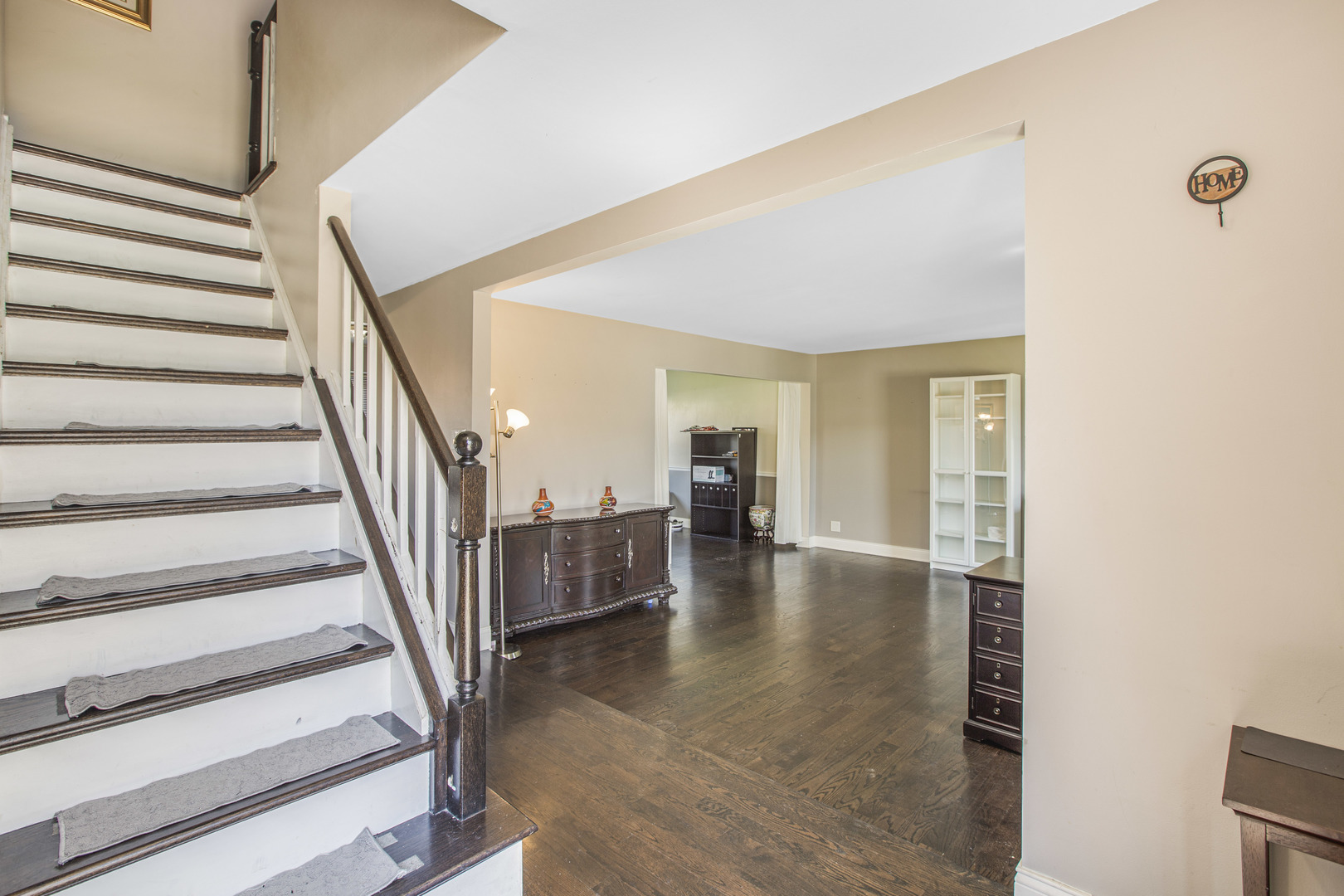 1300 Pembrook Circle Roselle IL 60172