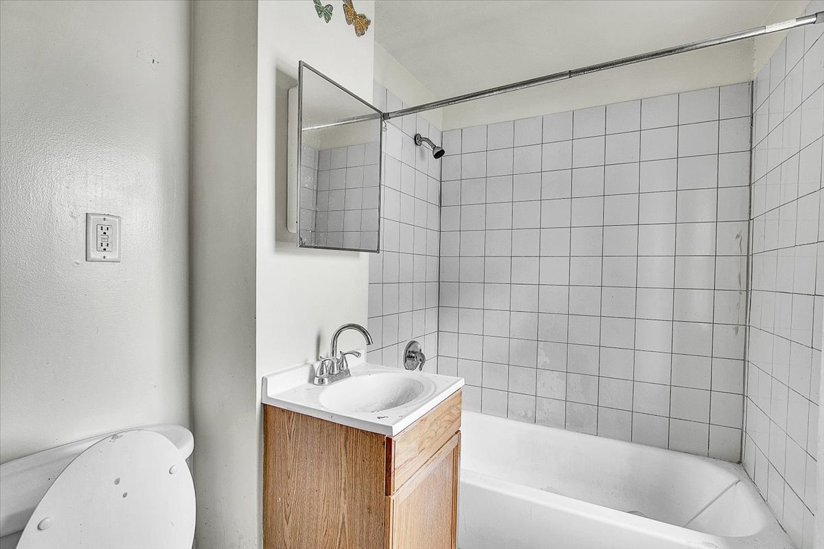 12908 South Wallace Street Chicago IL 60628