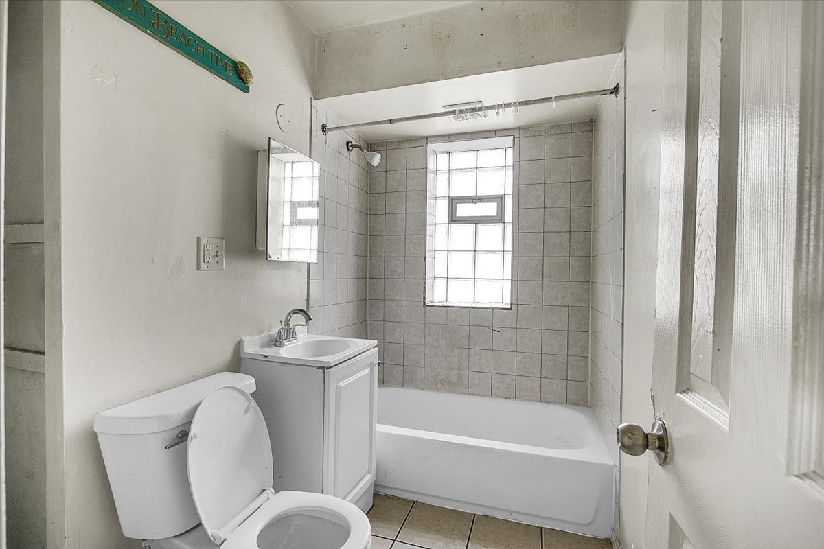 12908 South Wallace Street Chicago IL 60628