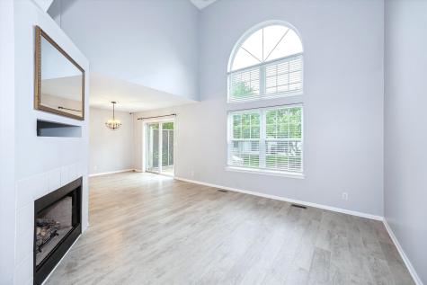 1673 Waterford Road North Aurora IL 60542