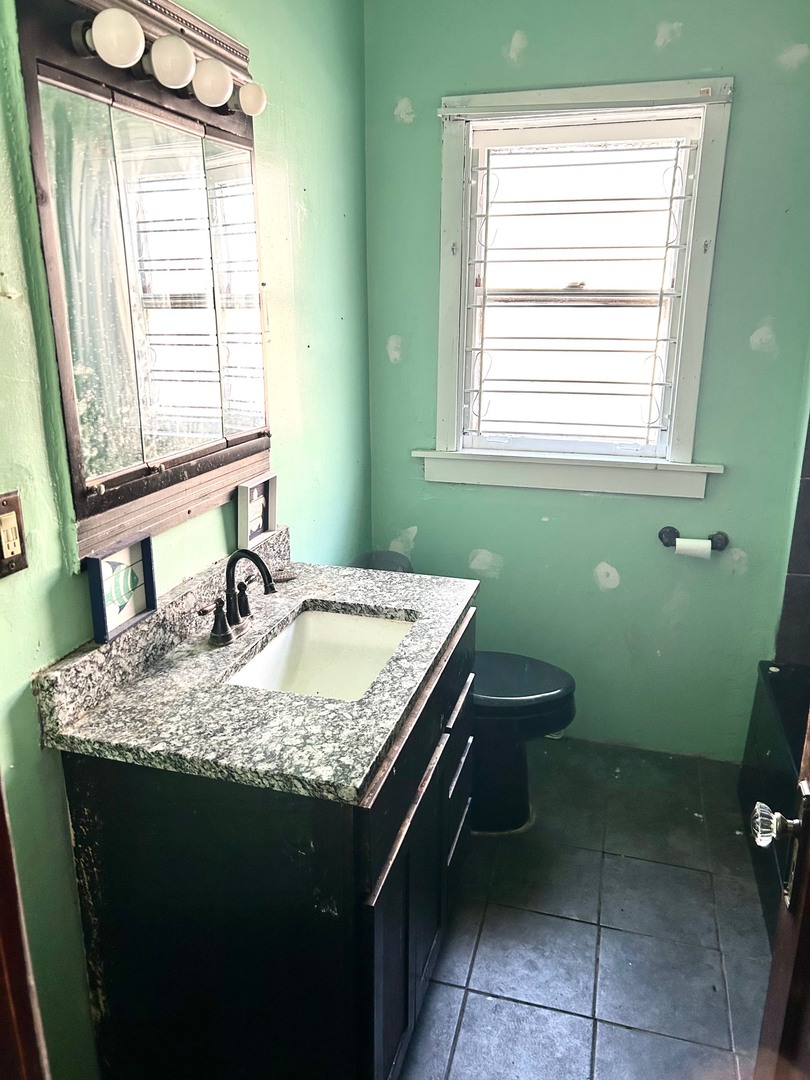 9257 South Ada Street Chicago IL 60620