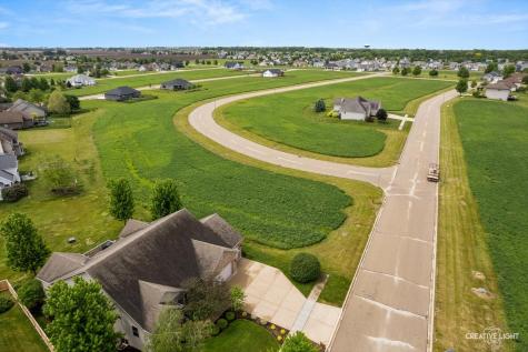 724 Emanuel Lane Sycamore IL 60178