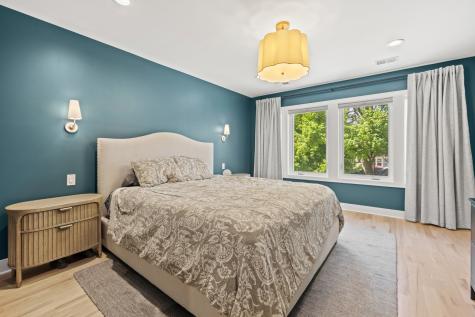527 Woodbine Avenue Oak Park IL 60302